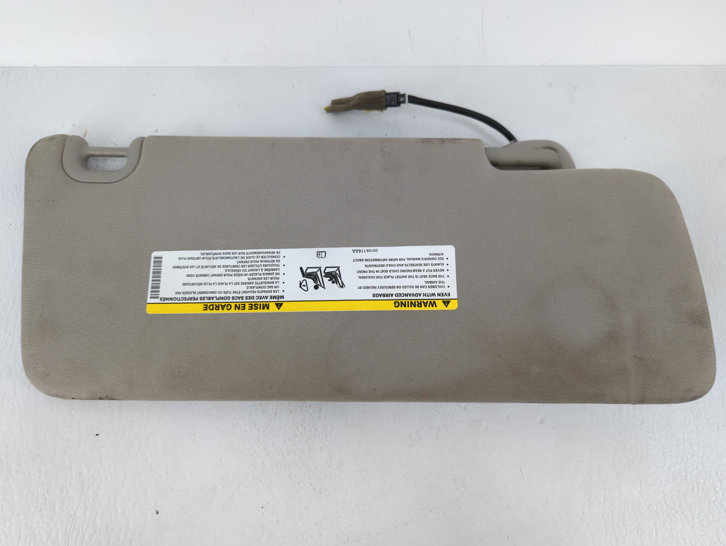 2013-2014 Ram 1500 Sun Visor Shade Replacement Driver Left Mirror Fits Fits 2013 2014 2015 2016 2017 2018 OEM Used Auto Part