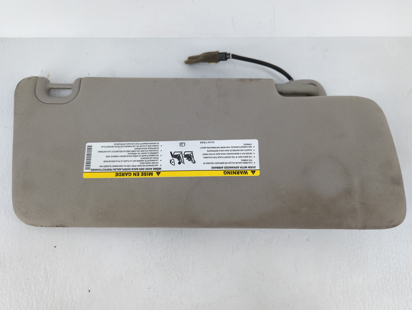 2013-2014 Ram 1500 Sun Visor Shade Replacement Driver Left Mirror Fits Fits 2013 2014 2015 2016 2017 2018 OEM Used Auto Part