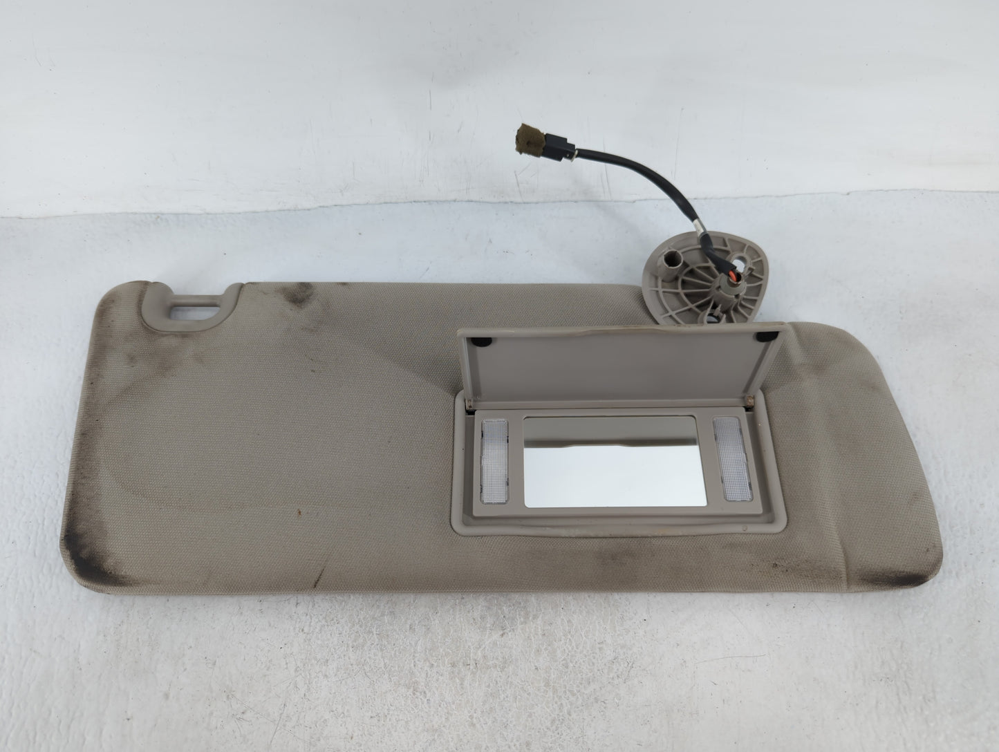 2013-2014 Ram 1500 Sun Visor Shade Replacement Passenger Right Mirror Fits Fits 2013 2014 2015 2016 2017 2018 OEM Used Auto 