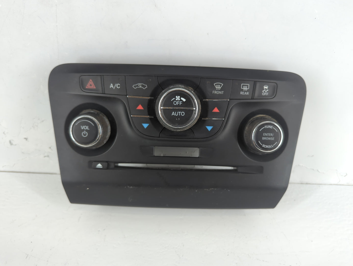 2014-2015 Ram Promaster 1500 Radio AM FM Cd Player Receiver Replacement Fits Fits 2014 2015 OEM Used Auto Parts - Oemusedaut