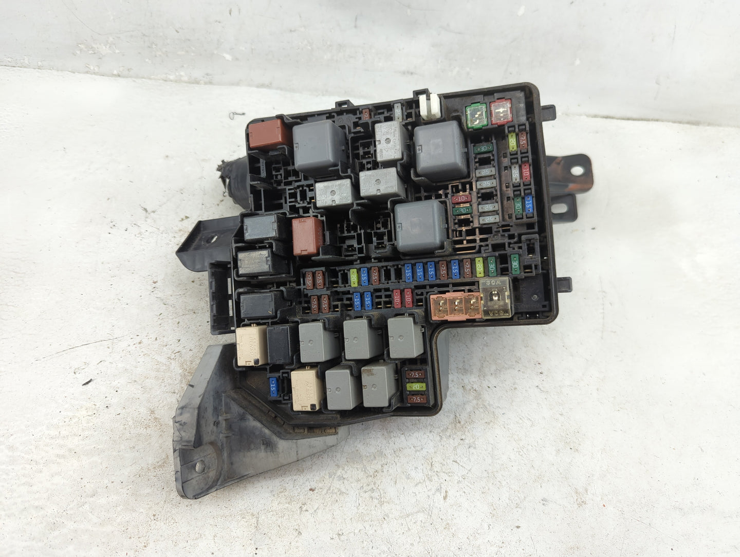 2013-2016 Scion Fr-S Fusebox Fuse Box Panel Relay Module Fits Fits 2013 2014 2015 2016 OEM Used Auto Parts - Oemusedautopart