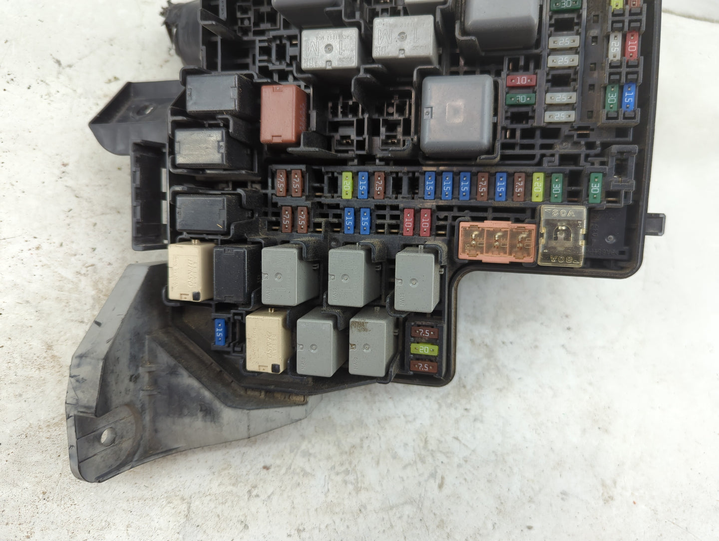 2013-2016 Scion Fr-S Fusebox Fuse Box Panel Relay Module Fits Fits 2013 2014 2015 2016 OEM Used Auto Parts - Oemusedautopart