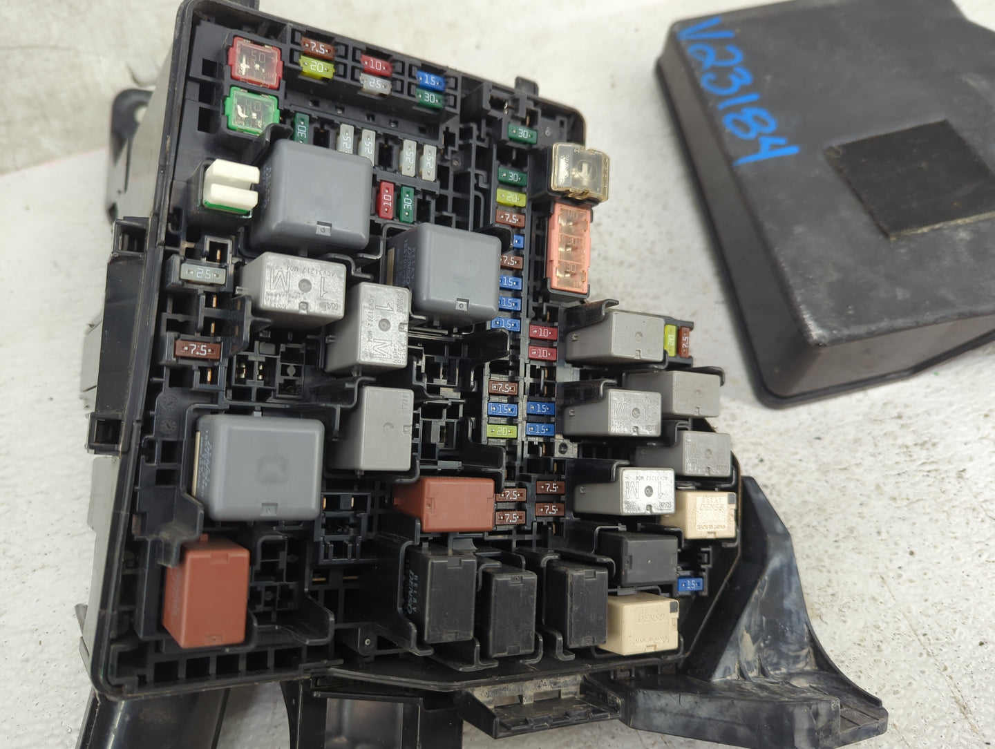 2013-2016 Scion Fr-S Fusebox Fuse Box Panel Relay Module Fits Fits 2013 2014 2015 2016 OEM Used Auto Parts - Oemusedautopart