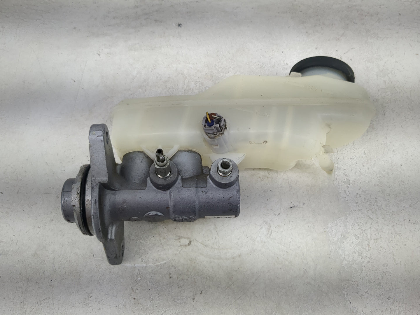 2011-2016 Scion Tc Brake Master Cylinder 1491979 - Oemusedautoparts1.com