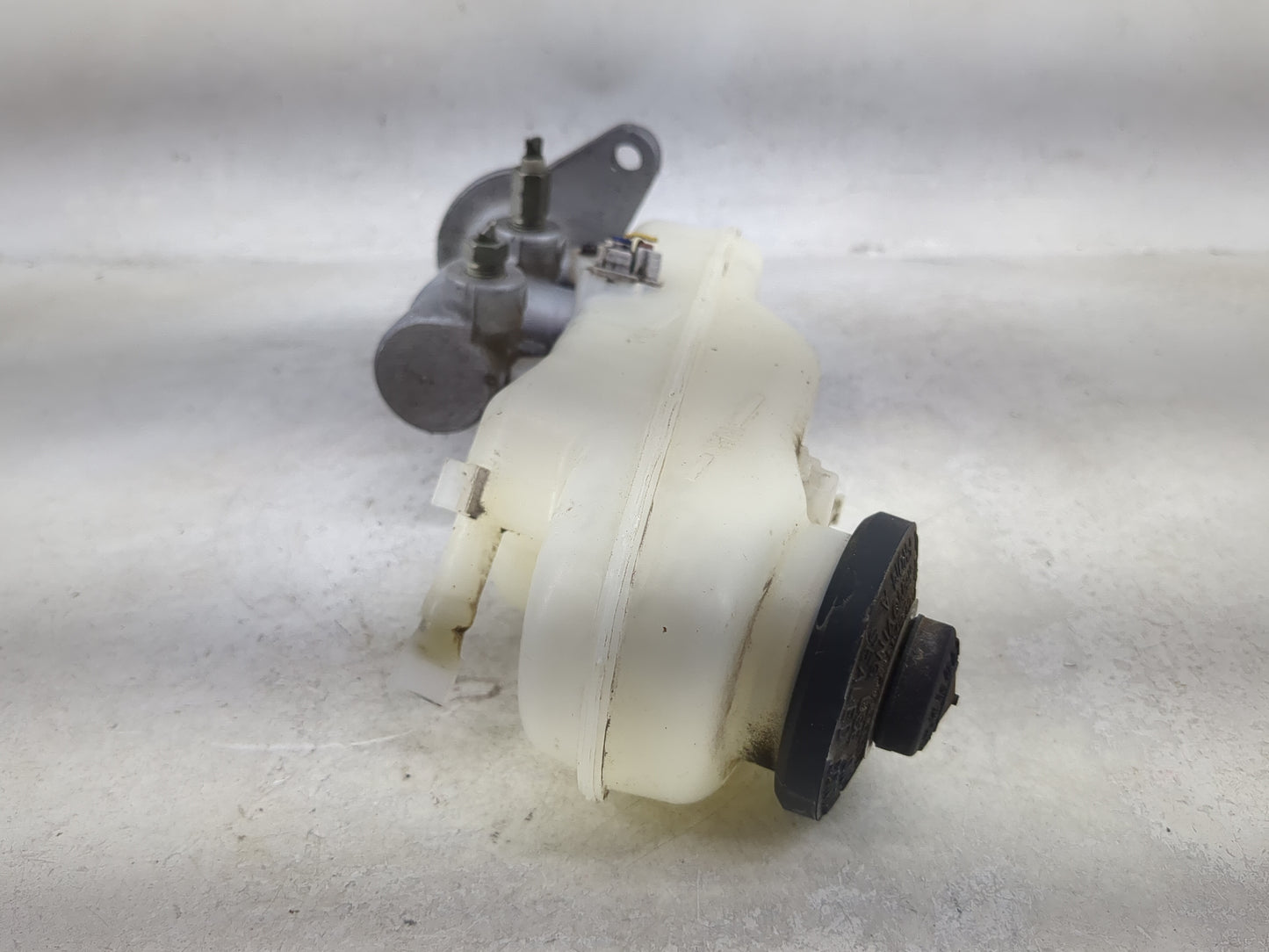 2011-2016 Scion Tc Brake Master Cylinder 1491979 - Oemusedautoparts1.com