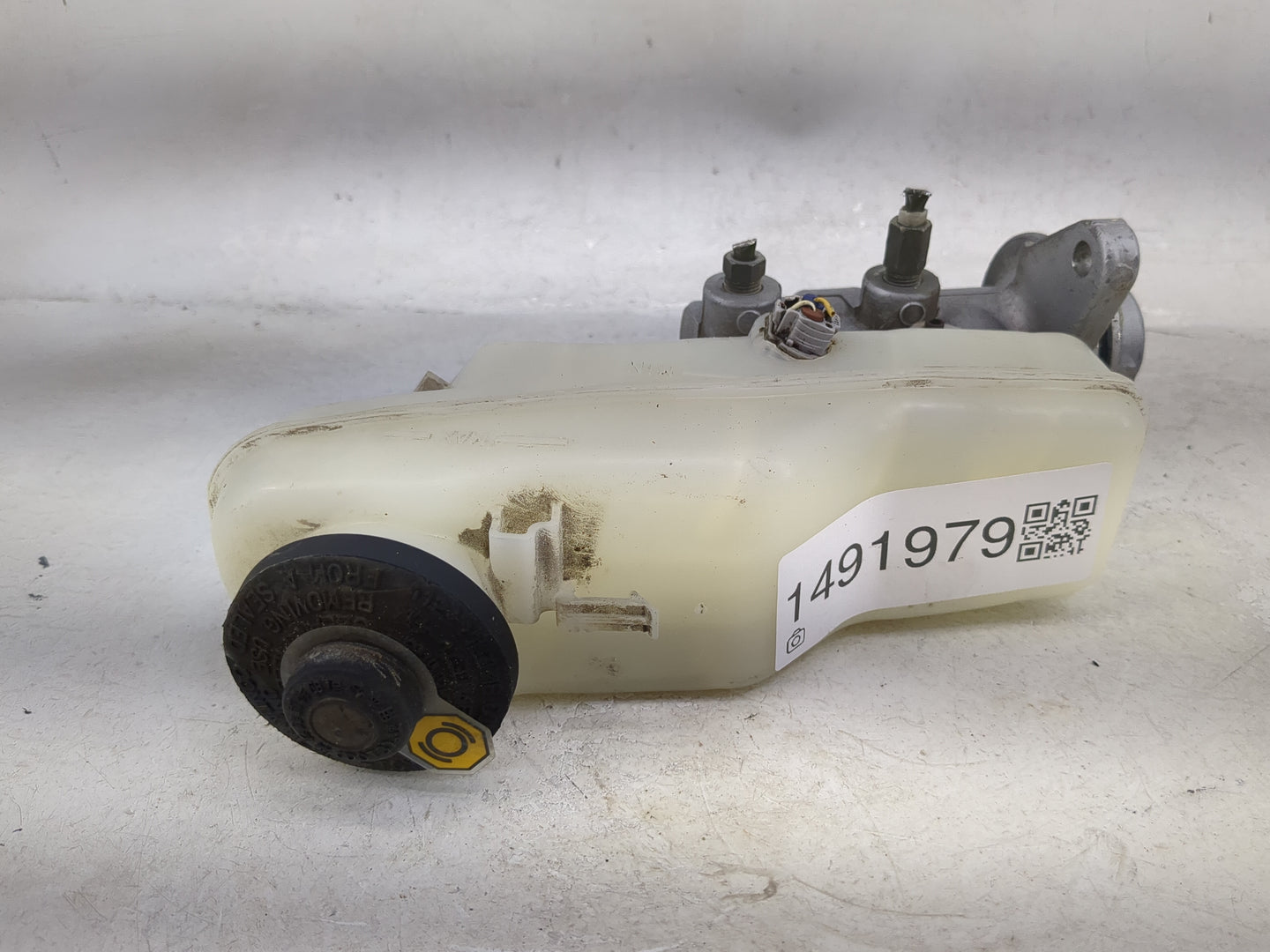 2011-2016 Scion Tc Brake Master Cylinder 1491979 - Oemusedautoparts1.com
