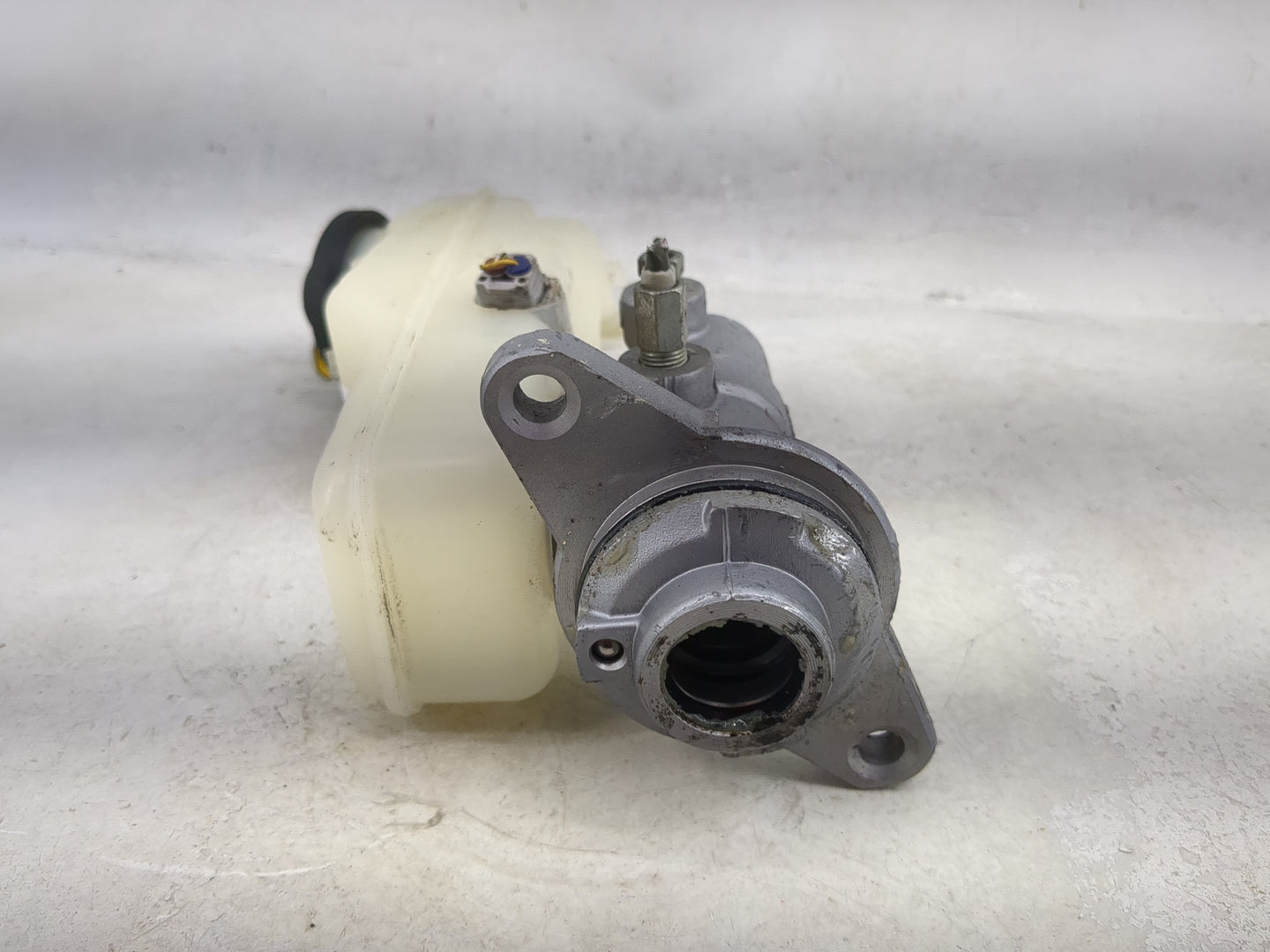 2011-2016 Scion Tc Brake Master Cylinder 1491979 - Oemusedautoparts1.com