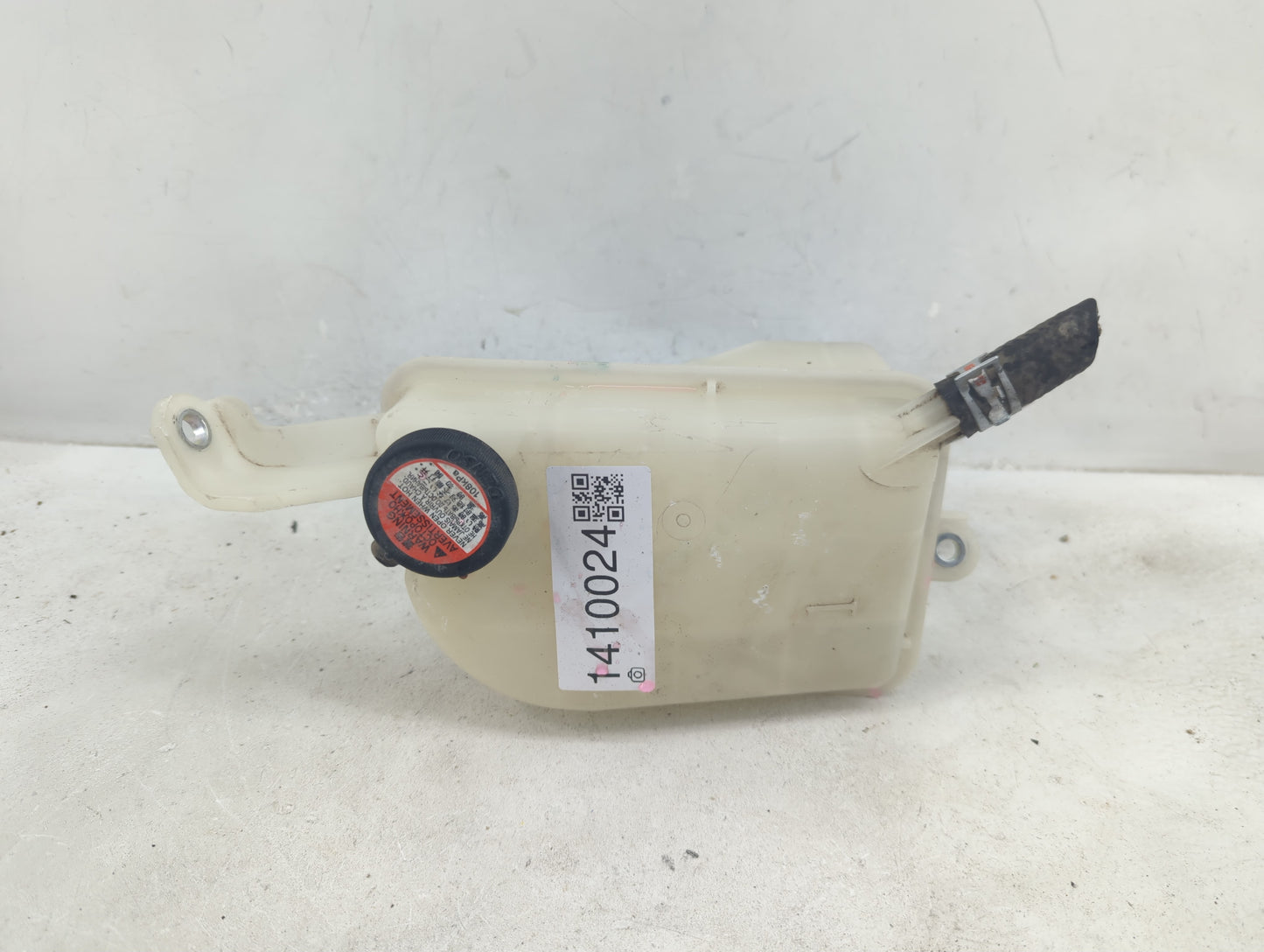 2014 Scion Xb Windshield Washer Fluid Reservoir Bottle Oem - Oemusedautoparts1.com