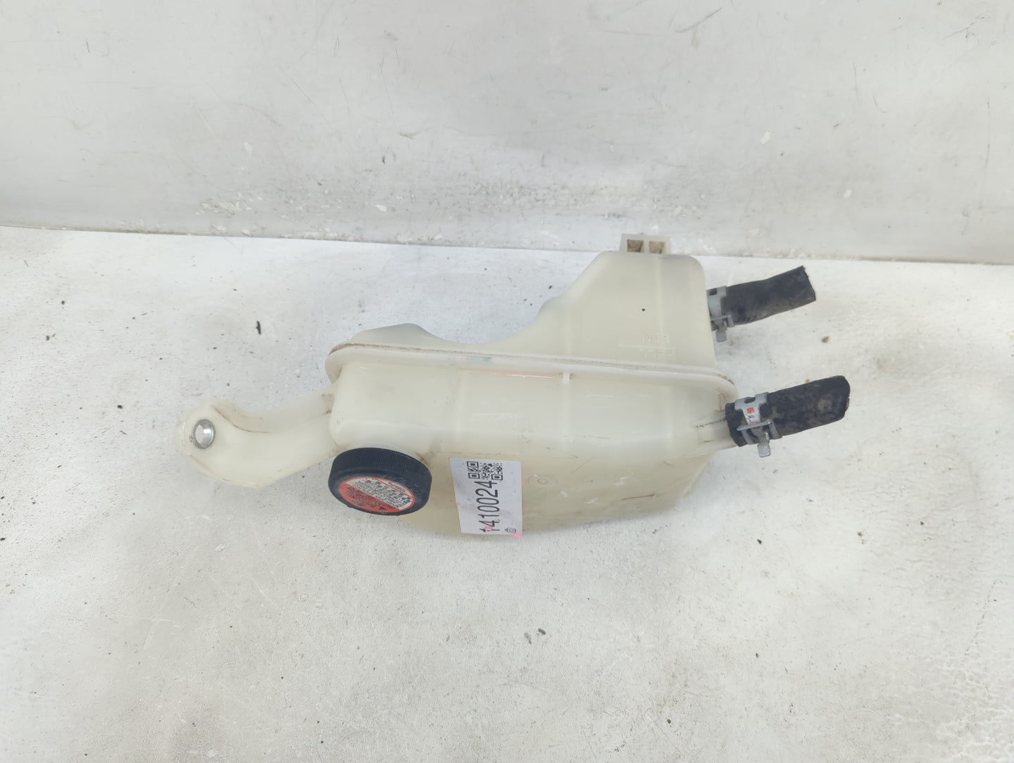 2014 Scion Xb Windshield Washer Fluid Reservoir Bottle Oem - Oemusedautoparts1.com
