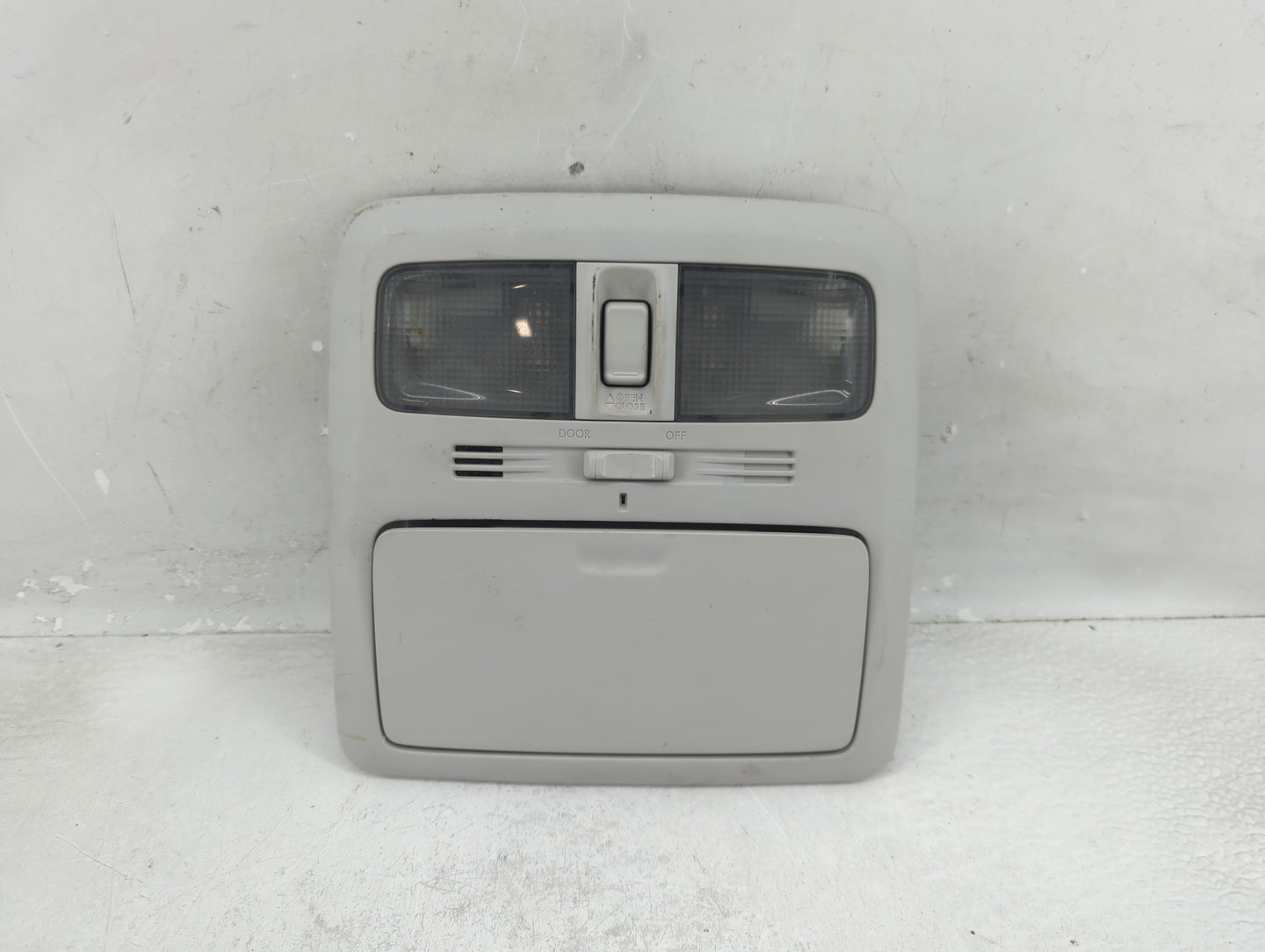 2010-2015 Subaru Forester Overhead Roof Console 1321698 - Oemusedautoparts1.com