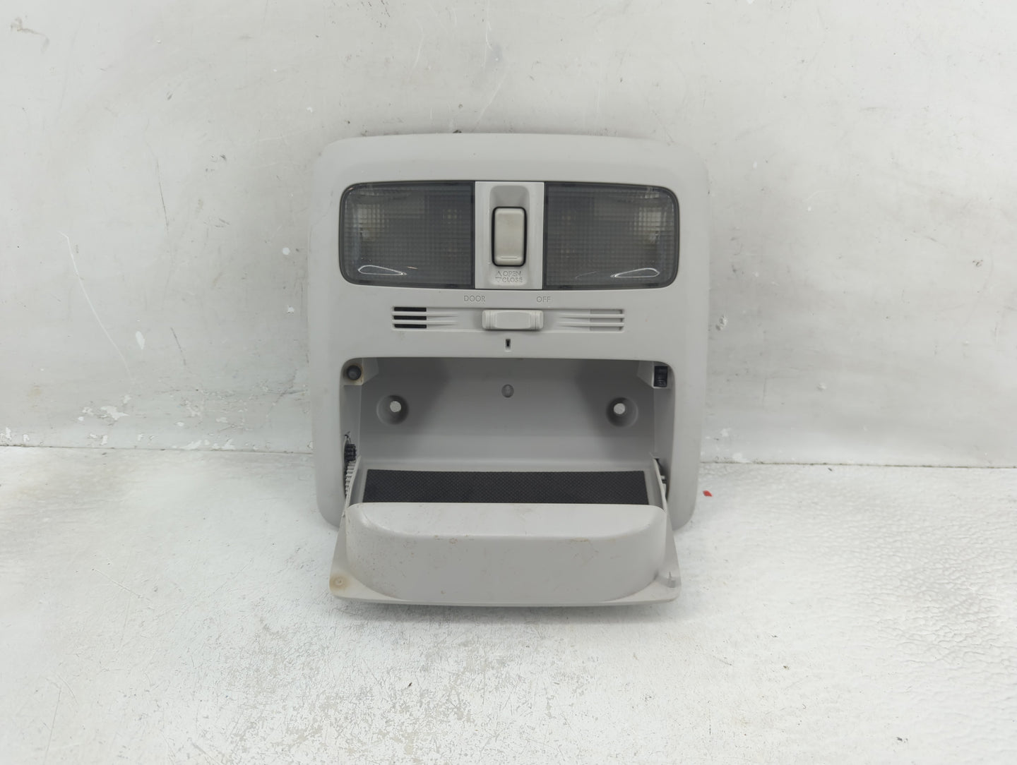 2010-2015 Subaru Forester Overhead Roof Console 1321865 - Oemusedautoparts1.com