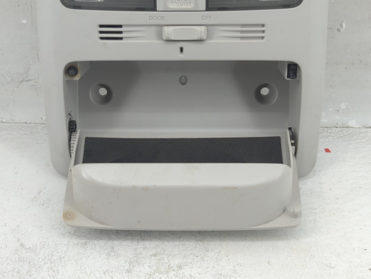 2010-2015 Subaru Forester Overhead Roof Console 1321865 - Oemusedautoparts1.com