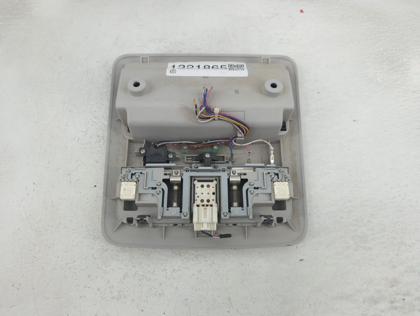 2010-2015 Subaru Forester Overhead Roof Console 1321865 - Oemusedautoparts1.com