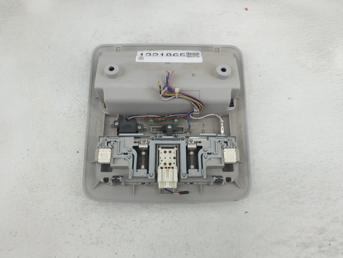 2010-2015 Subaru Forester Overhead Roof Console 1321865 - Oemusedautoparts1.com