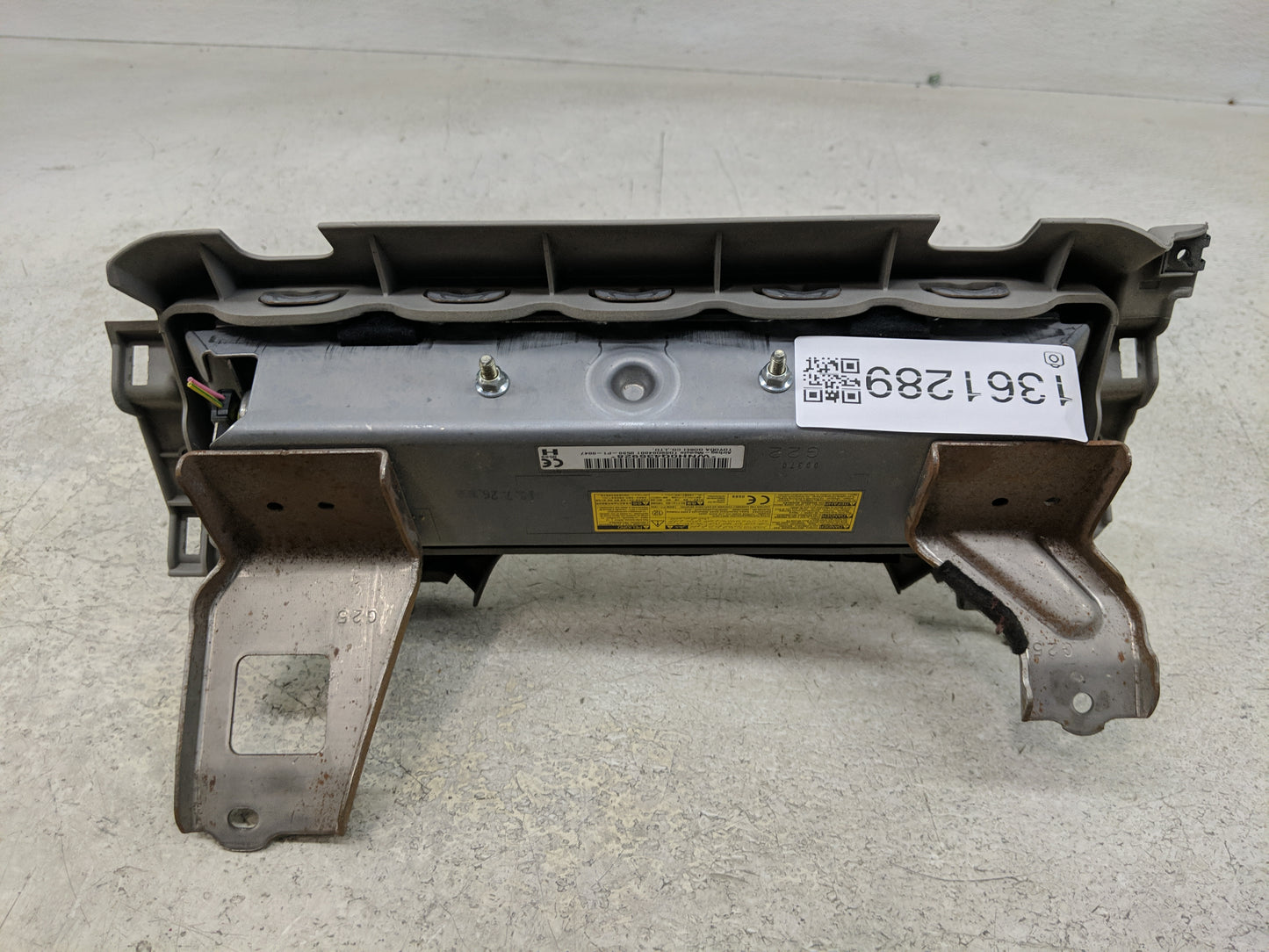 2014 Subaru Forester Air Bag Driver Left Knee OEM Fits OEM Used Auto Parts - Oemusedautoparts1.com