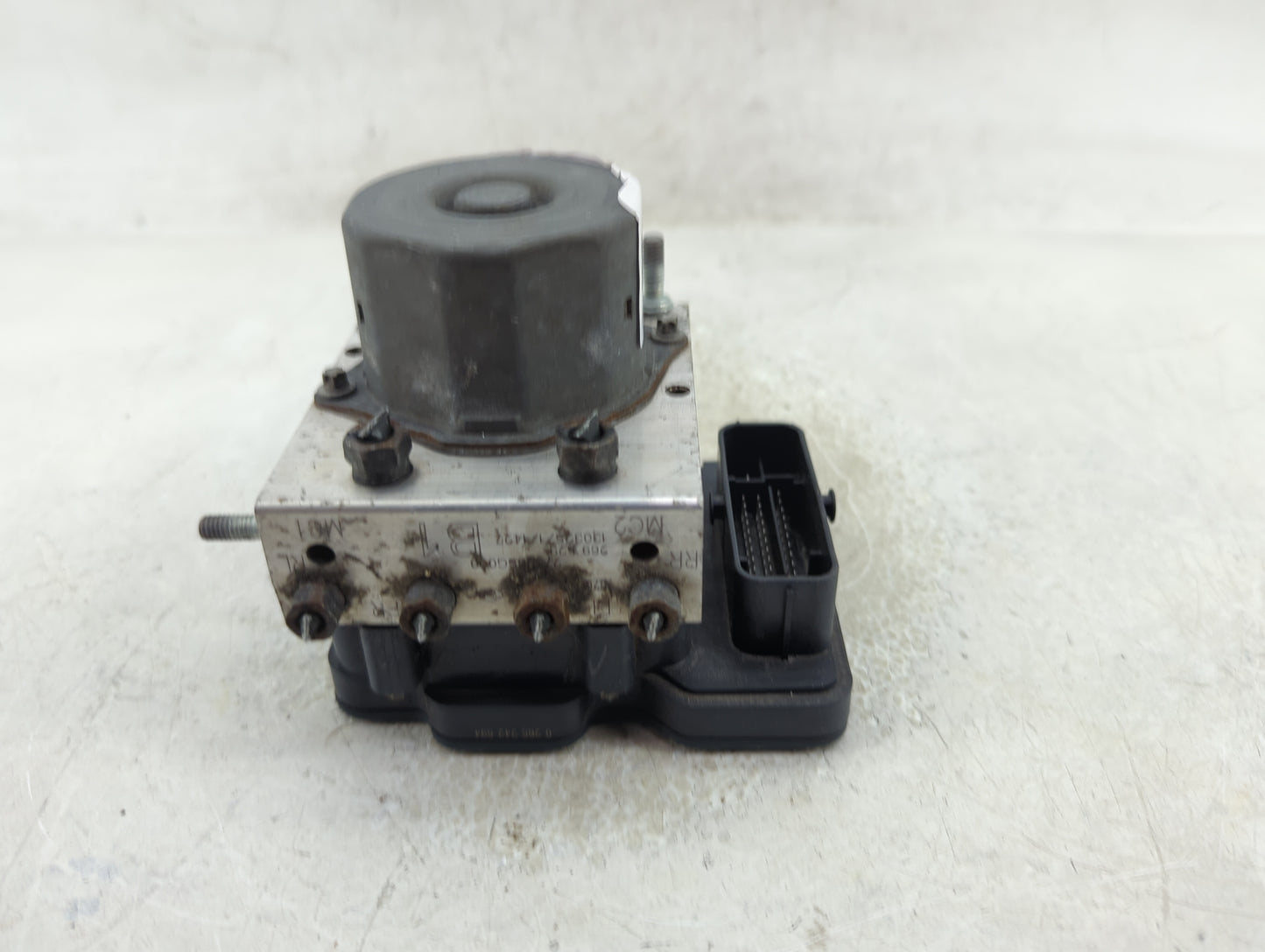 2014-2015 Subaru Forester ABS Pump Control Module Replacement P/N:0265956131 2265106452 Fits Fits 2014 2015 OEM Used Auto Pa