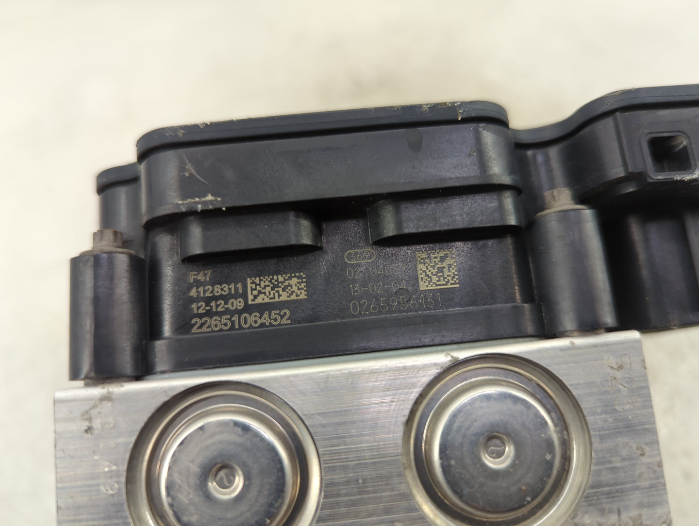2014-2015 Subaru Forester ABS Pump Control Module Replacement P/N:0265956131 2265106452 Fits Fits 2014 2015 OEM Used Auto Pa