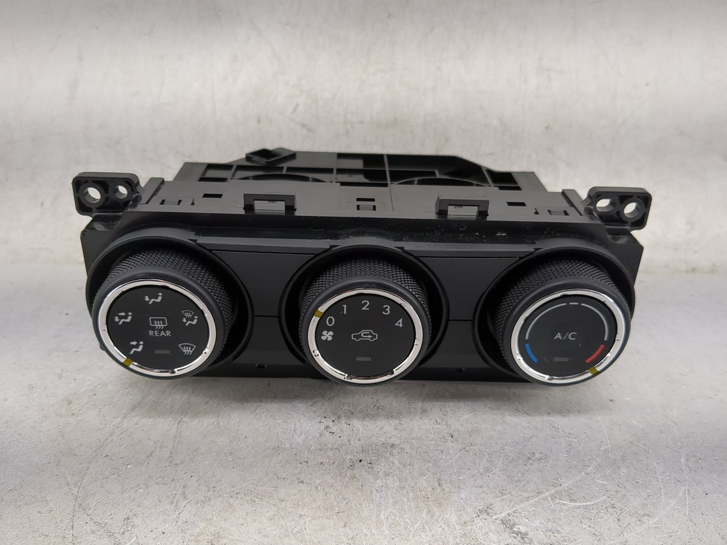 2014 Subaru Forester Climate Control Module Temperature AC/Heater Replacement P/N:72311SG010 Fits OEM Used Auto Parts - Oemu