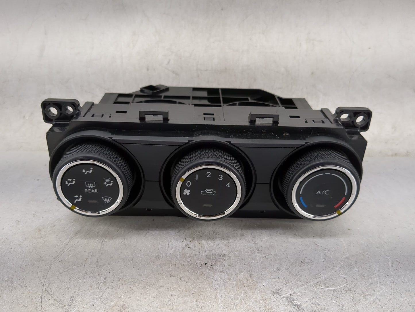 2014 Subaru Forester Climate Control Module Temperature AC/Heater Replacement P/N:72311SG010 Fits OEM Used Auto Parts - Oemu