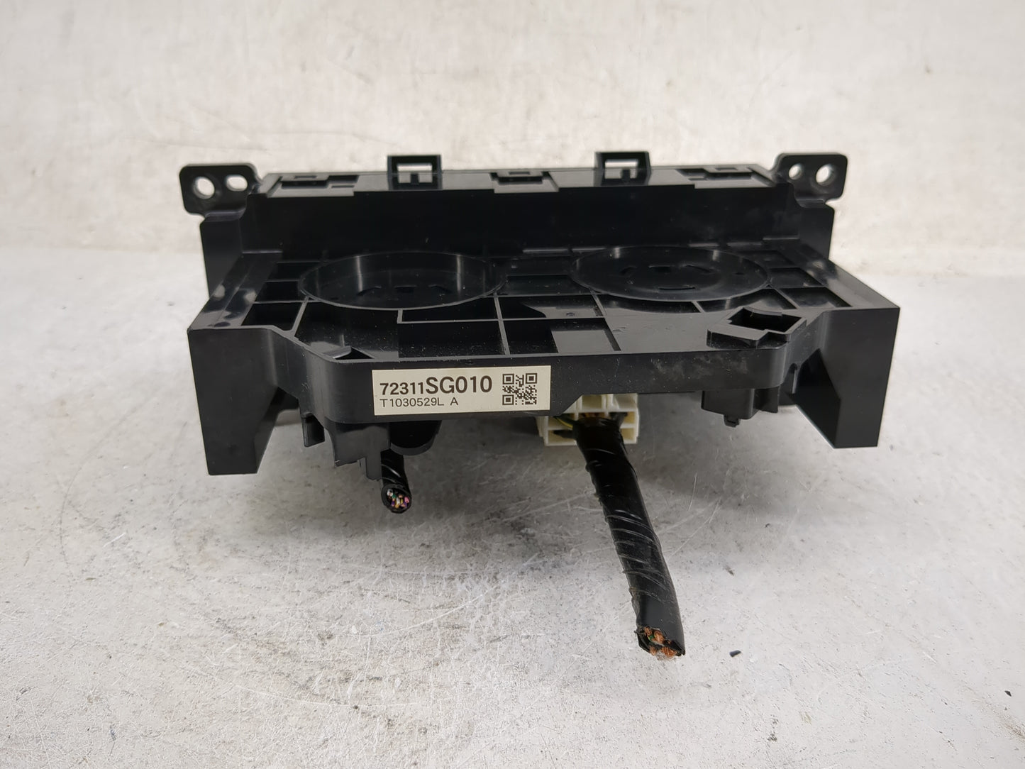 2014 Subaru Forester Climate Control Module Temperature AC/Heater Replacement P/N:72311SG010 Fits OEM Used Auto Parts - Oemu