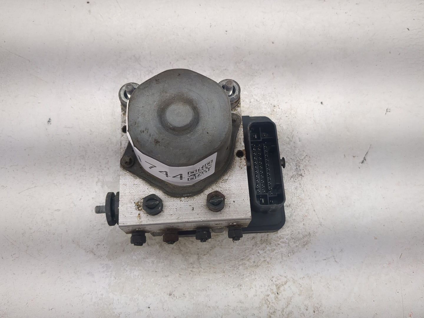 2014-2015 Subaru Forester ABS Pump Control Module Replacement P/N:27536SG000 Fits Fits 2014 2015 OEM Used Auto Parts - Oemus