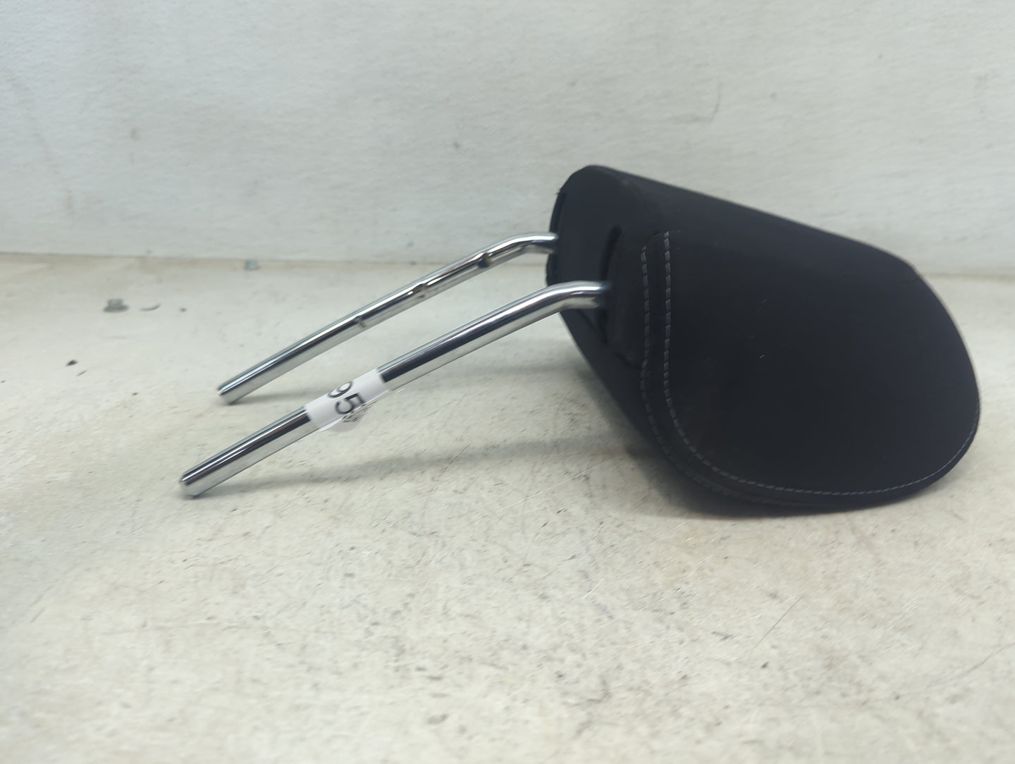 2014 Subaru Forester Headrest Head Rest Front Driver Seat Black 1472959 - Oemusedautoparts1.com