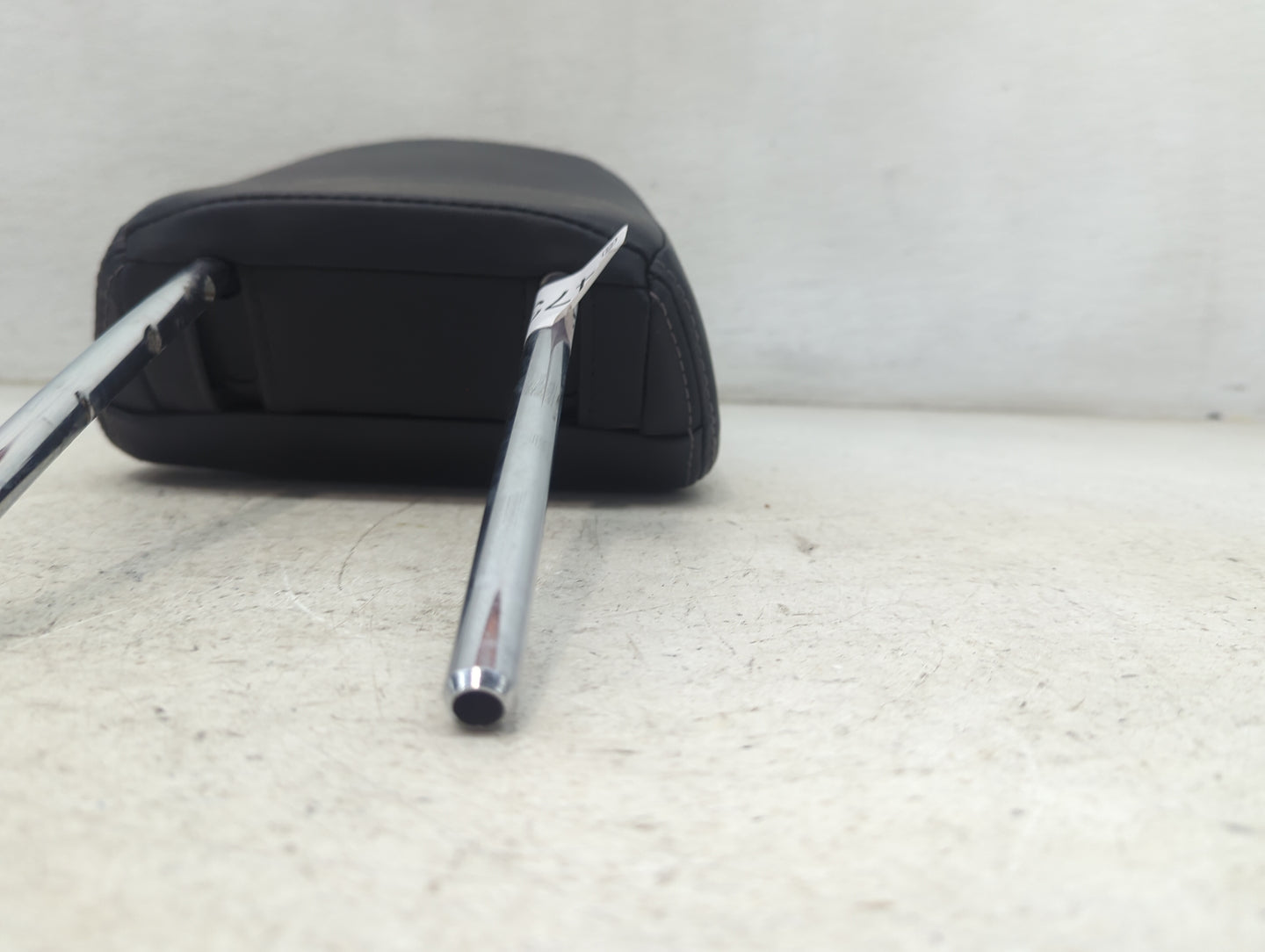 2014 Subaru Forester Headrest Head Rest Front Driver Seat Black - Oemusedautoparts1.com