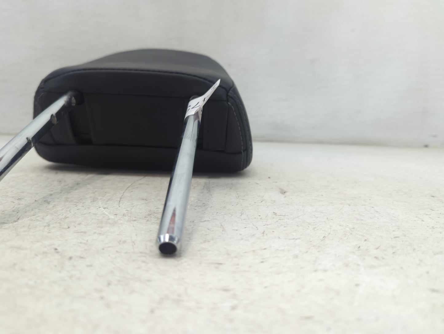 2014 Subaru Forester Headrest Head Rest Front Driver Seat Black - Oemusedautoparts1.com