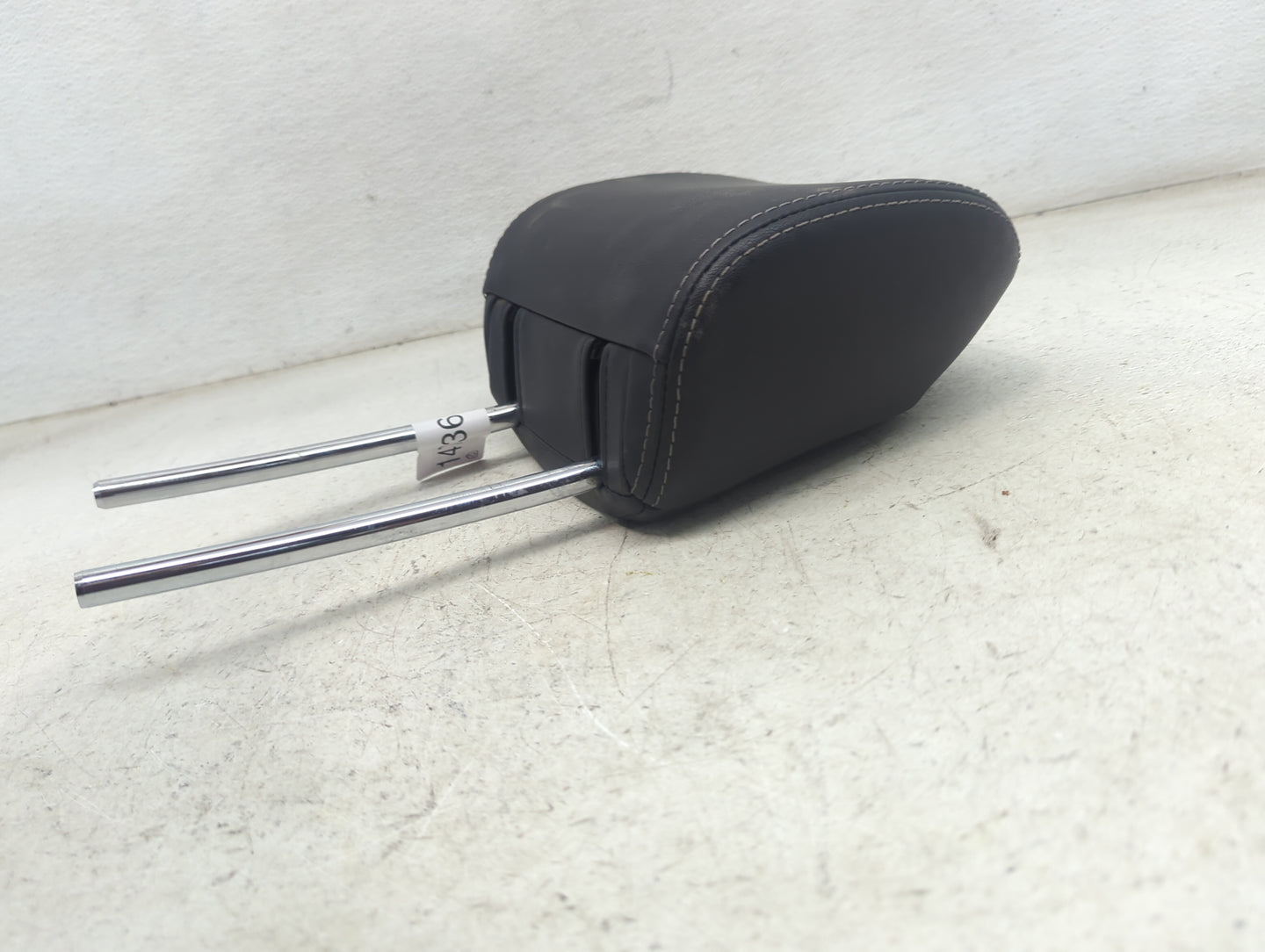 2014 Subaru Forester Headrest Head Rest Front Driver Seat Black - Oemusedautoparts1.com