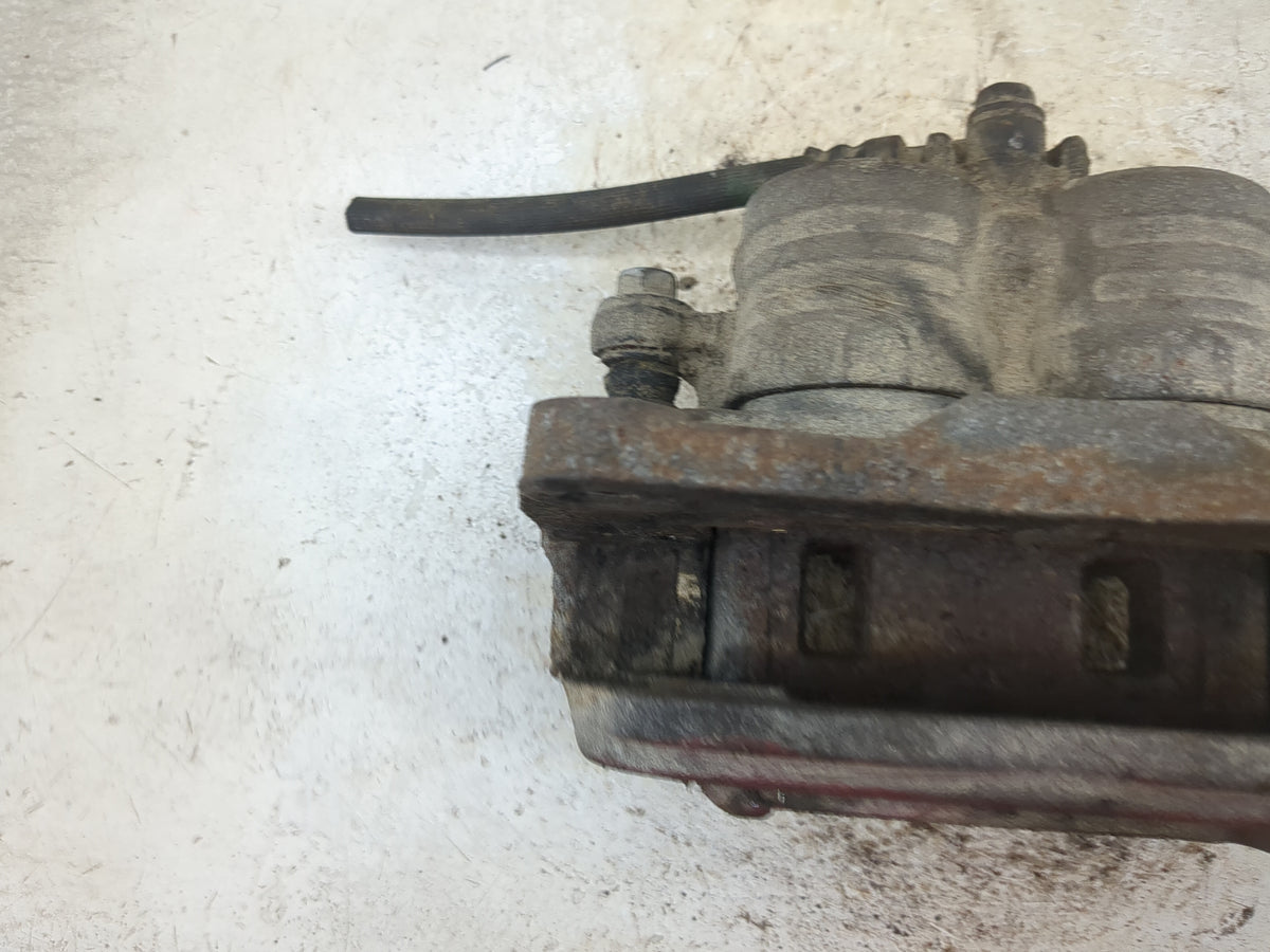 2010-2018 Subaru Forester Front Passenger Right Brake Caliper 1511568 - Oemusedautoparts1.com