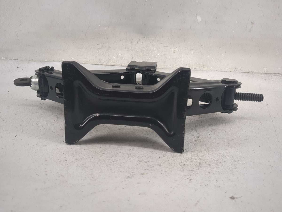 2014 Subaru Forester Spare Scissor Car Jack Black 1519653 - Oemusedautoparts1.com
