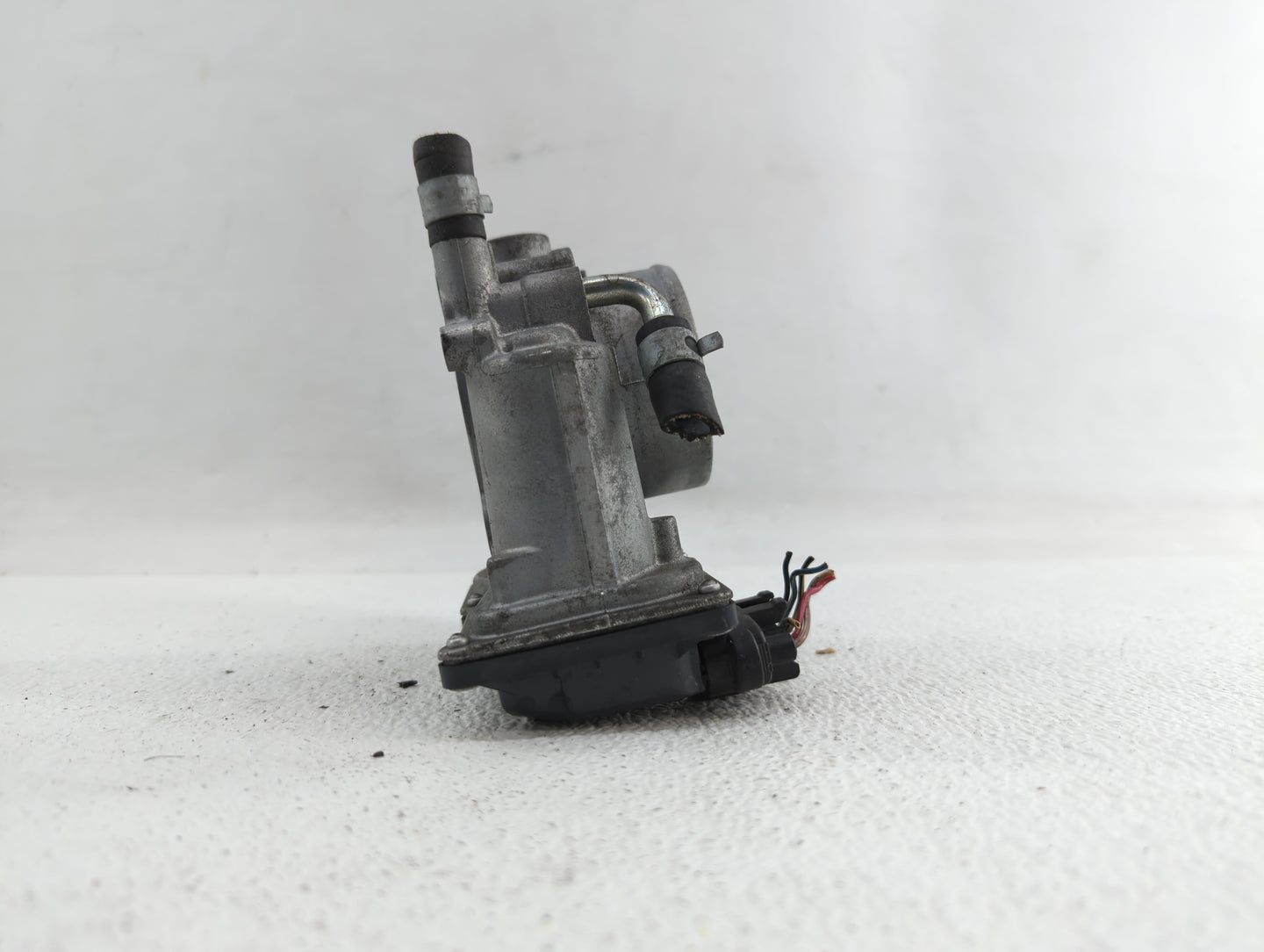 2011-2017 Subaru Forester Throttle Body P/N:16112AA380 Fits Fits 2011 2012 2013 2014 2015 2016 2017 OEM Used Auto Parts - Oe