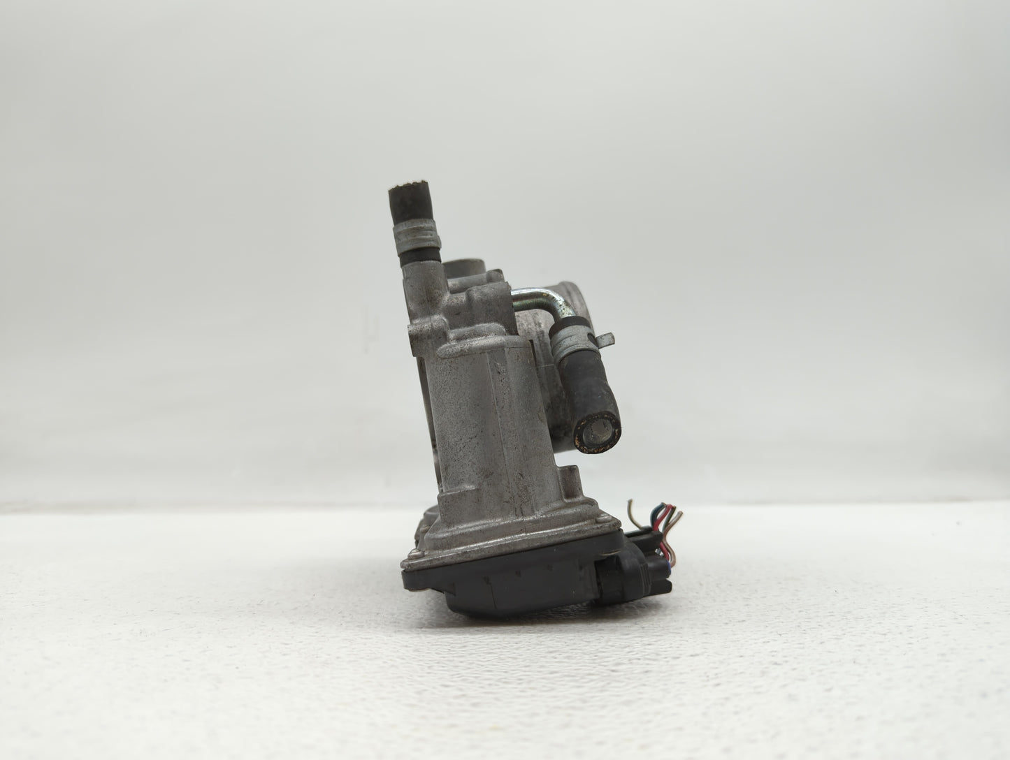 2011-2017 Subaru Forester Throttle Body P/N:16112AA380 Fits Fits 2011 2012 2013 2014 2015 2016 2017 OEM Used Auto Parts - Oe