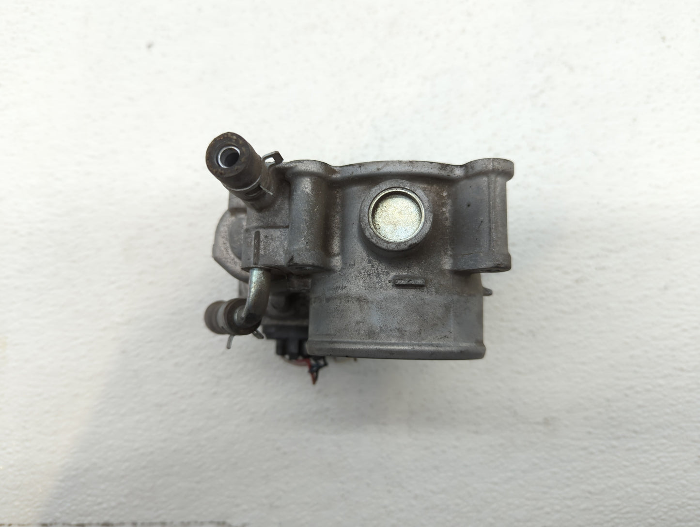 2011-2017 Subaru Forester Throttle Body P/N:16112AA380 Fits Fits 2011 2012 2013 2014 2015 2016 2017 OEM Used Auto Parts - Oe