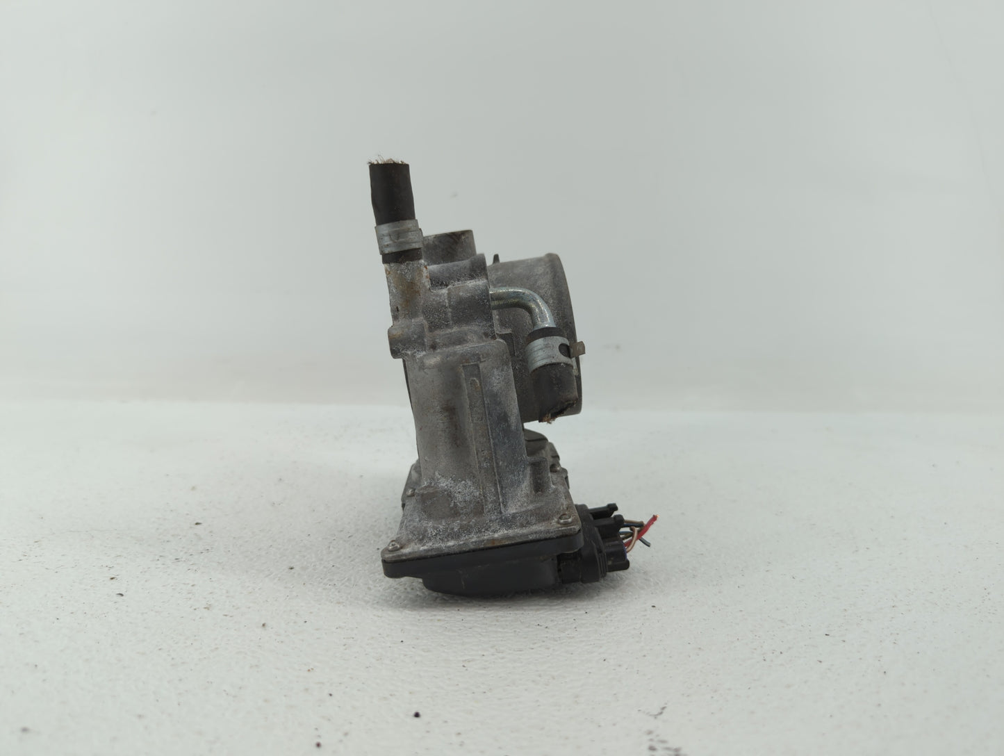 2011-2017 Subaru Forester Throttle Body P/N:16112AA380 Fits Fits 2011 2012 2013 2014 2015 2016 2017 OEM Used Auto Parts - Oe