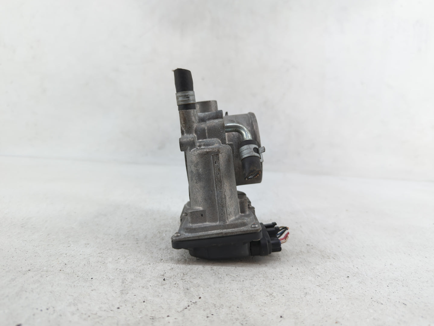 2011-2017 Subaru Forester Throttle Body P/N:16112AA380 Fits Fits 2011 2012 2013 2014 2015 2016 2017 OEM Used Auto Parts - Oe