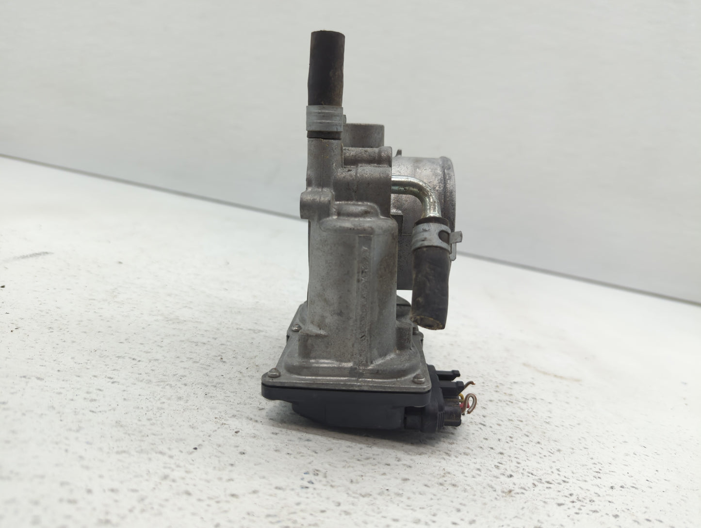 2011-2018 Subaru Forester Throttle Body P/N:16112AA380 Fits Fits 2011 2012 2013 2014 2015 2016 2017 2018 OEM Used Auto Parts