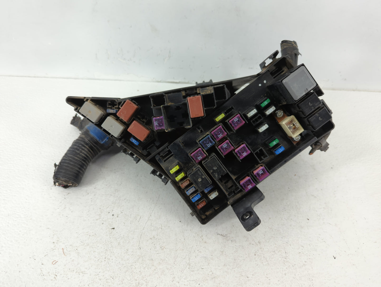 2014-2015 Subaru Forester Fusebox Fuse Box Panel Relay Module P/N:MB100200B Fits Fits 2014 2015 OEM Used Auto Parts - Oemuse