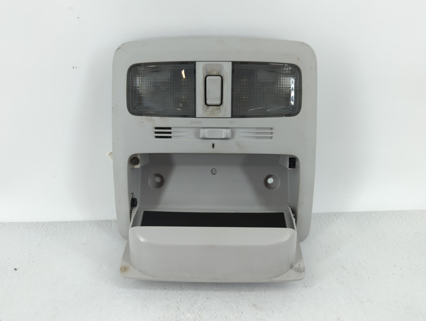 2010-2015 Subaru Forester Overhead Roof Console 623717 - Oemusedautoparts1.com