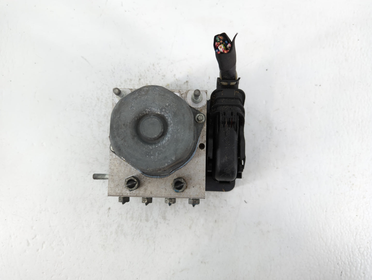 2014-2015 Subaru Forester ABS Pump Control Module Replacement P/N:4218377 265106452 Fits Fits 2014 2015 OEM Used Auto Parts 