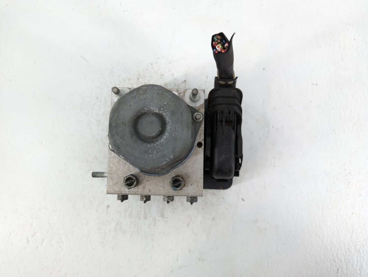 2014-2015 Subaru Forester ABS Pump Control Module Replacement P/N:4218377 265106452 Fits Fits 2014 2015 OEM Used Auto Parts 