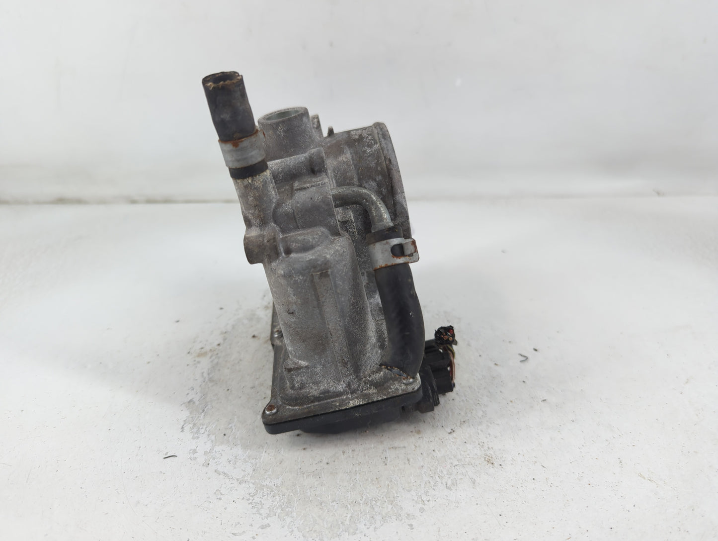 2011-2018 Subaru Forester Throttle Body P/N:16112AA380 Fits Fits 2011 2012 2013 2014 2015 2016 2017 2018 OEM Used Auto Parts