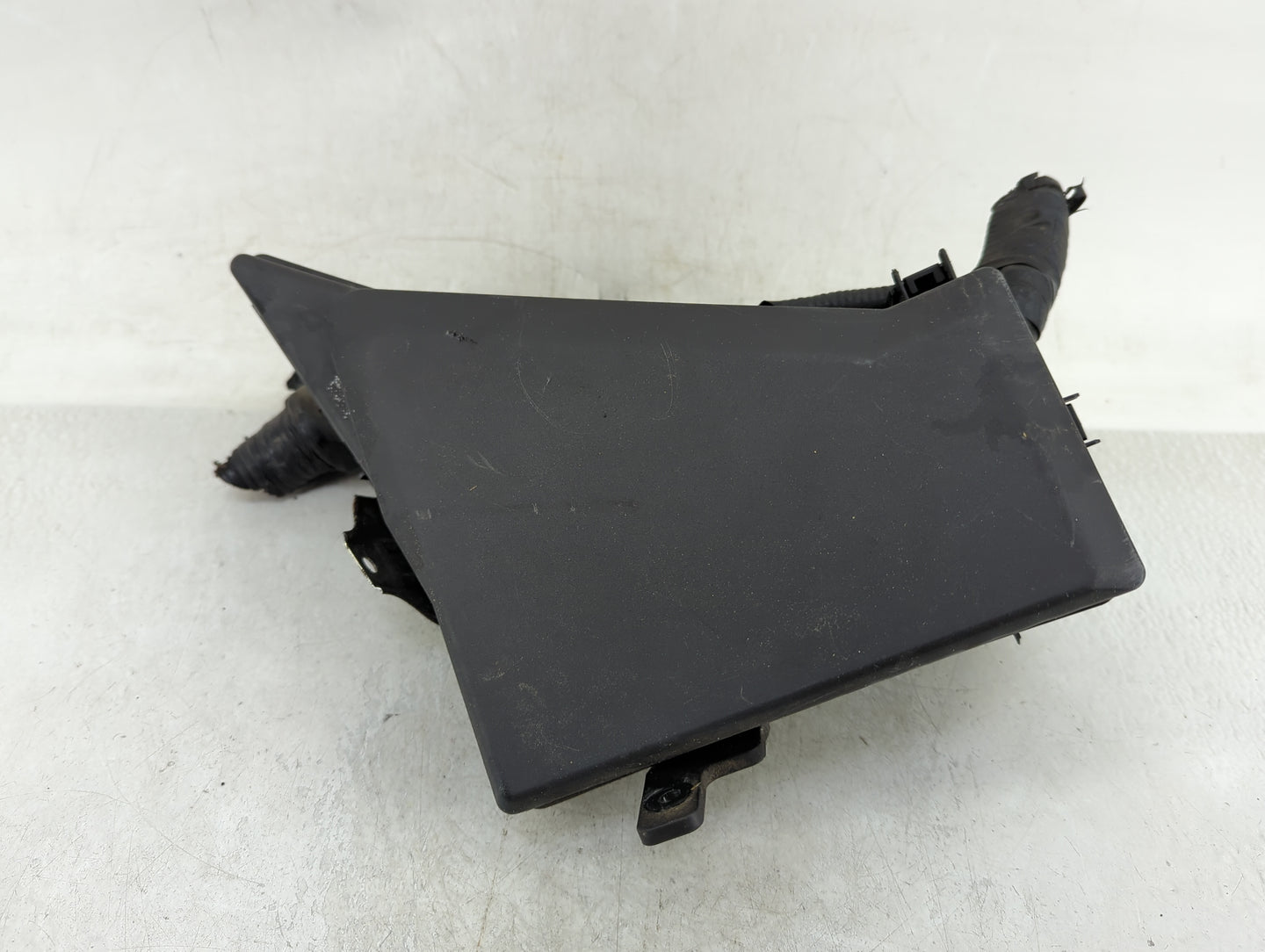 2010-2014 Subaru Impreza Fusebox Fuse Box Panel Relay Module P/N:700200B Fits Fits 2010 2011 2012 2013 2014 OEM Used Auto Pa