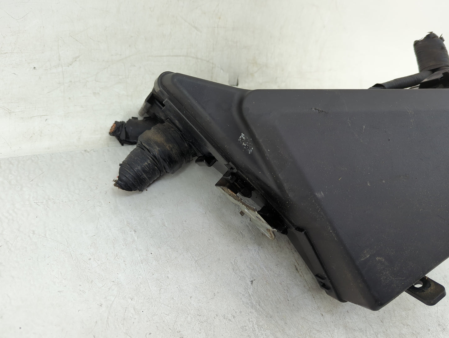 2010-2014 Subaru Impreza Fusebox Fuse Box Panel Relay Module P/N:700200B Fits Fits 2010 2011 2012 2013 2014 OEM Used Auto Pa