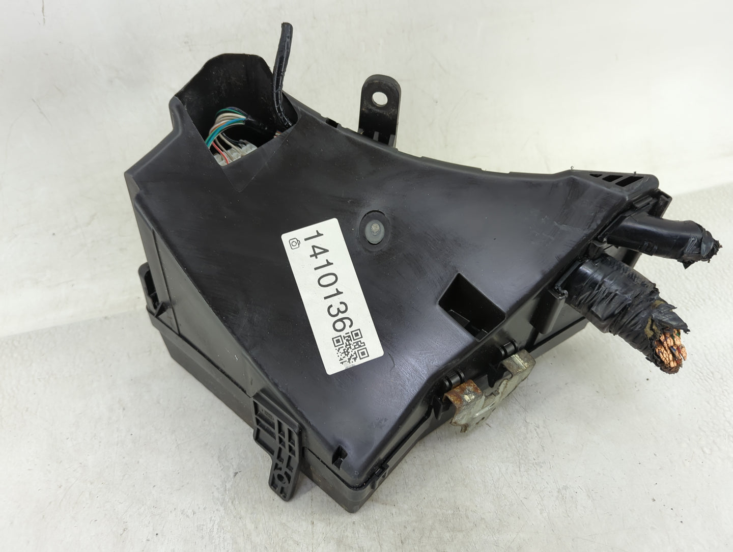 2010-2014 Subaru Impreza Fusebox Fuse Box Panel Relay Module P/N:700200B Fits Fits 2010 2011 2012 2013 2014 OEM Used Auto Pa