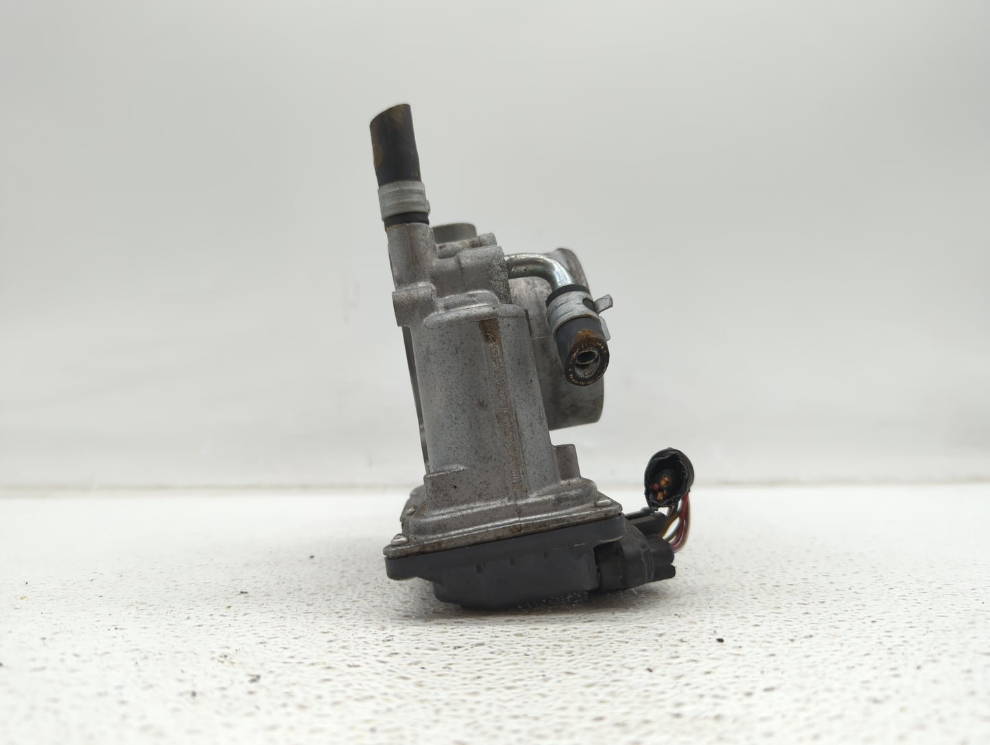 2012-2016 Subaru Impreza Throttle Body P/N:16112AA380 Fits Fits 2011 2012 2013 2014 2015 2016 2017 OEM Used Auto Parts - Oem
