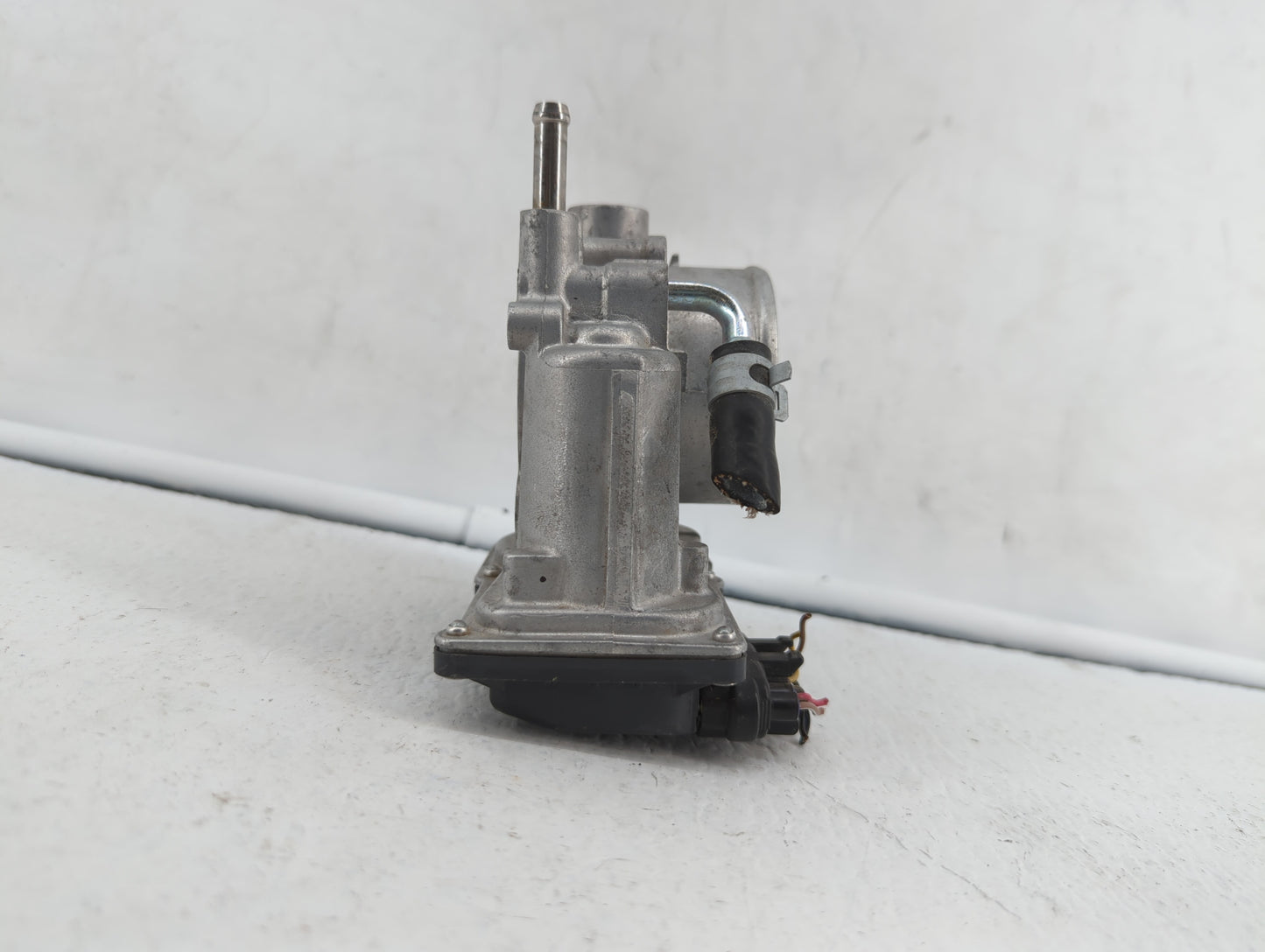 2012-2016 Subaru Impreza Throttle Body P/N:16112AA380 Fits Fits 2011 2012 2013 2014 2015 2016 2017 OEM Used Auto Parts - Oem