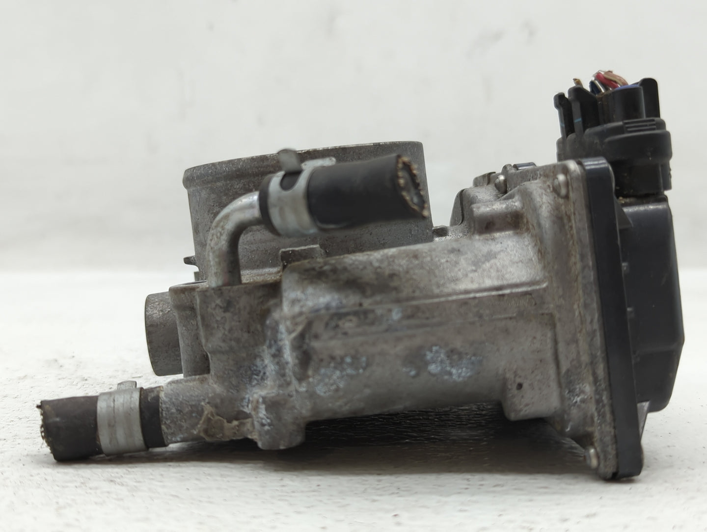 2012-2016 Subaru Impreza Throttle Body P/N:16112AA380 Fits Fits 2011 2012 2013 2014 2015 2016 2017 2018 OEM Used Auto Parts 