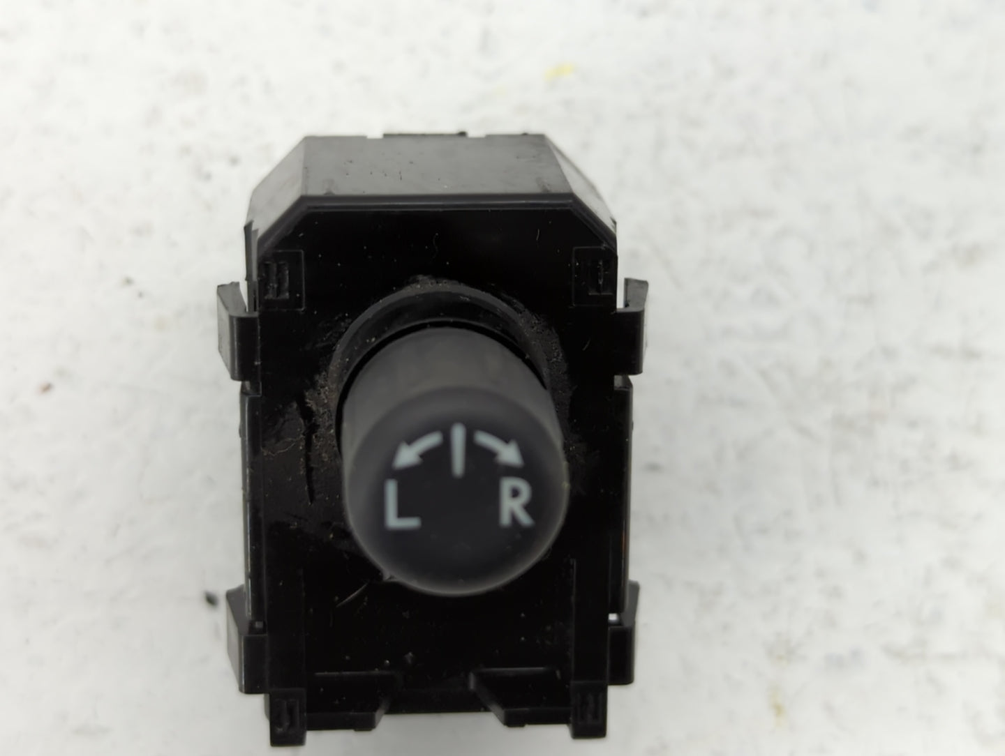 2012-2016 Subaru Impreza Passenger Right Power Window Switch 83061fj010 - Oemusedautoparts1.com