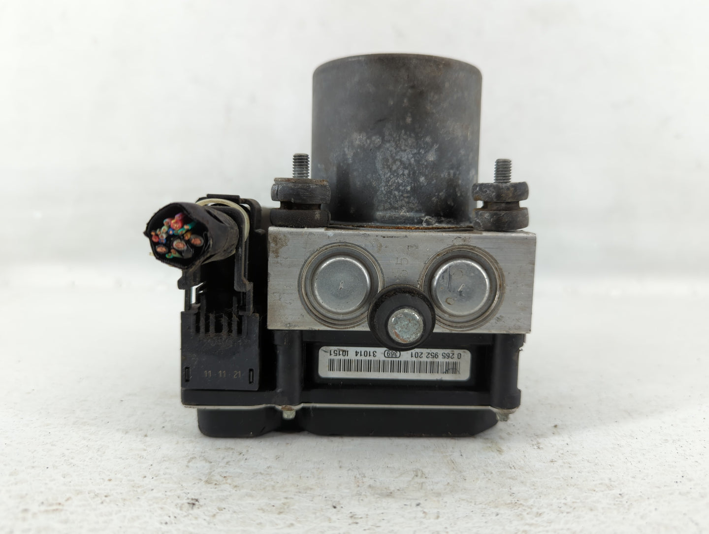 2014 Subaru Impreza ABS Pump Control Module Replacement P/N:27536FG220 Fits OEM Used Auto Parts - Oemusedautoparts1.com